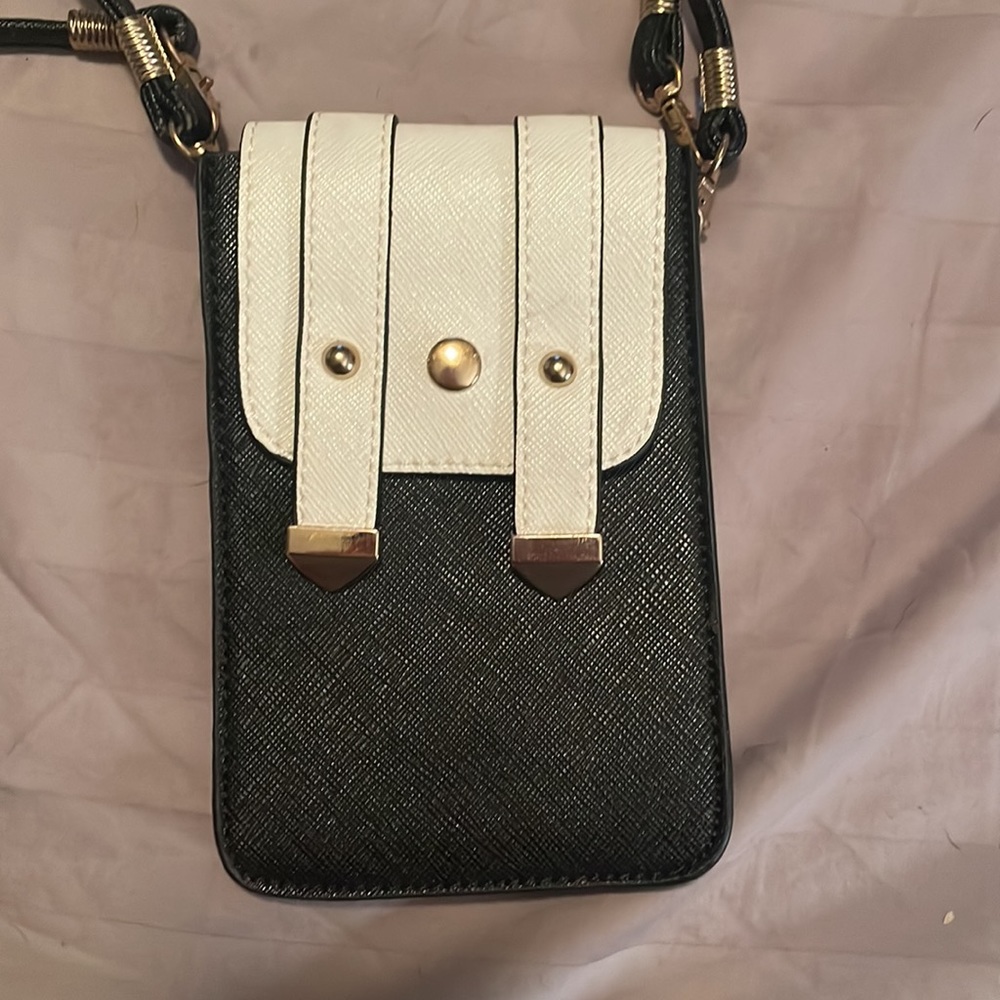 Purse - Picture 2 of 4